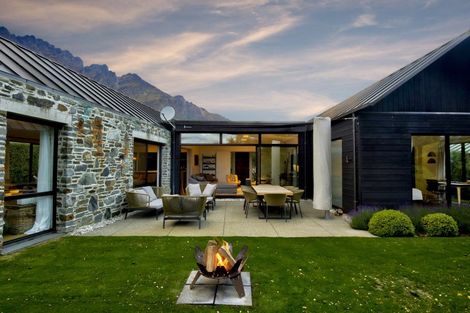 Photo of property in 8 Bretby Court, Jacks Point, Queenstown, 9371