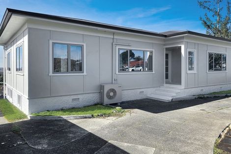 Photo of property in 217 Te Atatu Road, Te Atatu South, Auckland, 0610