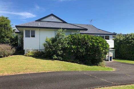 Photo of property in 35 Rifleman Rise, Unsworth Heights, Auckland, 0632