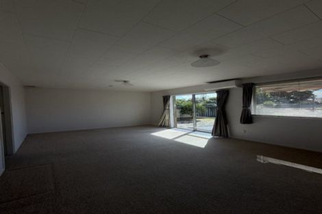 Photo of property in 3 Victor Grove, Waikanae Beach, Waikanae, 5036