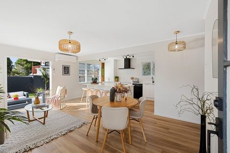 Photo of property in 2/38 Edwards Avenue, Henderson, Auckland, 0610