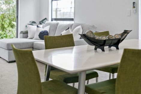 Photo of property in 4/40 Scarlet Oak Drive, Schnapper Rock, Auckland, 0632