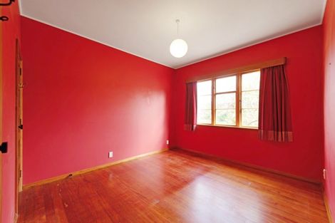 Photo of property in 2 Lambeth Road, Northland, Wellington, 6012