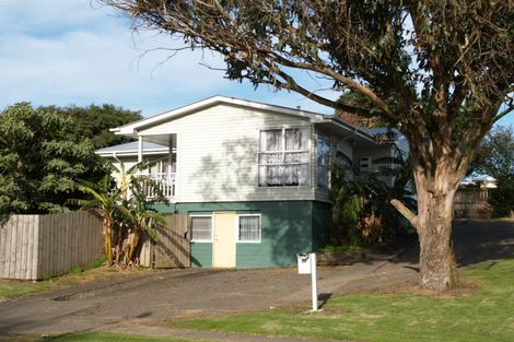 Photo of property in 25 Chelburn Crescent, Mangere East, Auckland, 2024
