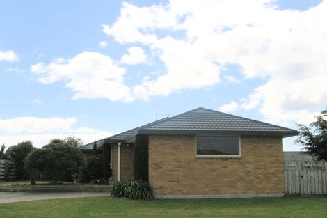 Photo of property in 43 Dalton Drive, Papamoa Beach, Papamoa, 3118