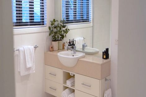 Photo of property in 27 Riverstone Road, Te Atatu Peninsula, Auckland, 0610