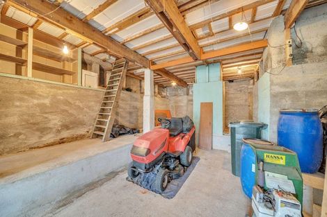 Photo of property in 12 Oxford Street, Holmes Hill, Oamaru, 9401