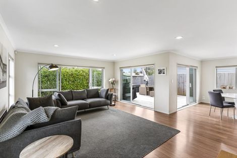 Photo of property in 135 Vipond Road, Stanmore Bay, Whangaparaoa, 0932