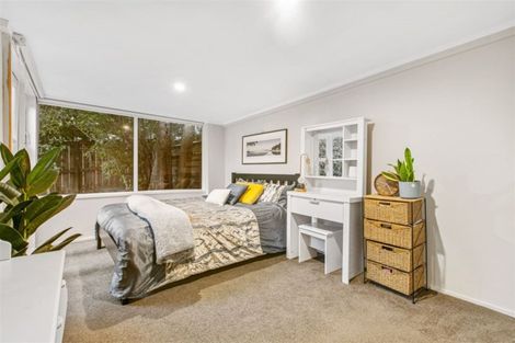 Photo of property in 2/32a Sunnynook Road, Sunnynook, Auckland, 0620