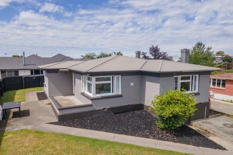 Photo of property in 35 Avenue Road, West End, Timaru, 7910
