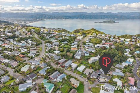 Photo of property in 19 Turville Crescent, Newlands, Wellington, 6037