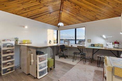 Photo of property in 55 St Annes Crescent, Wattle Downs, Auckland, 2103