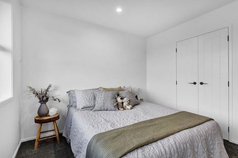 Photo of property in 6 Oliver O'leary Way, Westown, New Plymouth, 4310