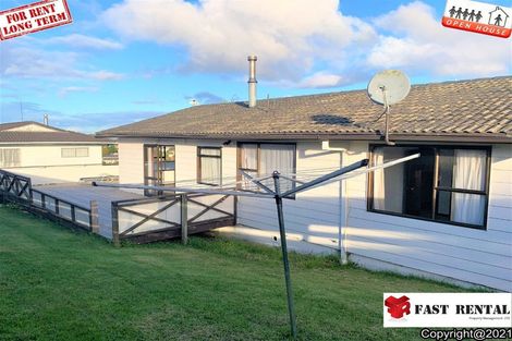 Photo of property in 18 Sumich Place, West Harbour, Auckland, 0618