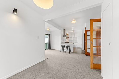 Photo of property in 141 Seaview Road, Westown, New Plymouth, 4310