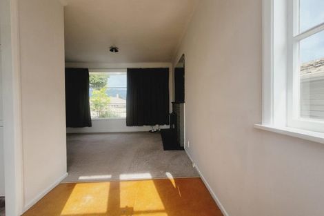 Photo of property in 25 Sievers Grove, Cannons Creek, Porirua, 5024
