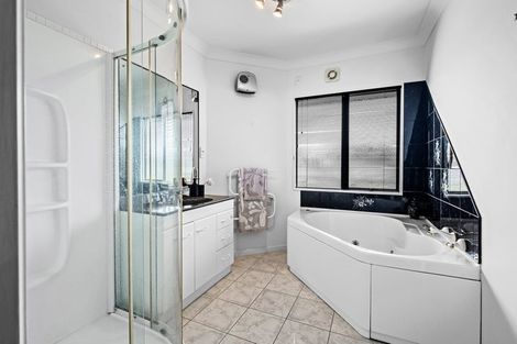 Photo of property in 149e Heta Road, Highlands Park, New Plymouth, 4312