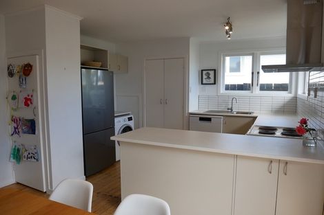 Photo of property in 12 Duncan Avenue, Te Atatu South, Auckland, 0610