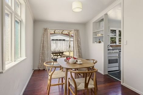 Photo of property in 137 Apu Crescent, Lyall Bay, Wellington, 6022