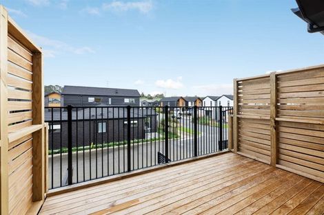 Photo of property in 6 Kari Lane, Kumeu, 0810