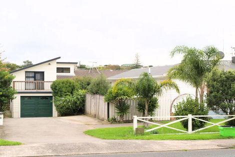 Photo of property in 2/133 Moore Street, Howick, Auckland, 2014