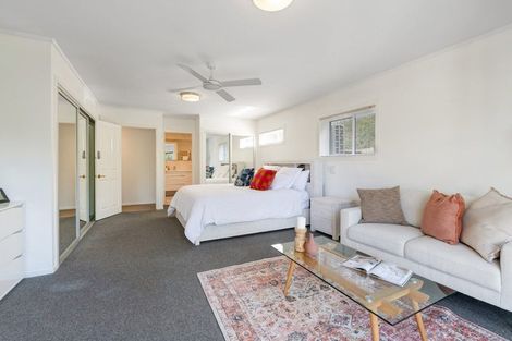 Photo of property in 21 Korotaha Terrace, Rothesay Bay, Auckland, 0630