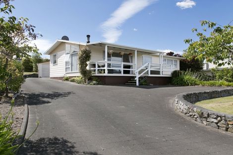 Photo of property in 17 Kinder Street, Acacia Bay, Taupo, 3330