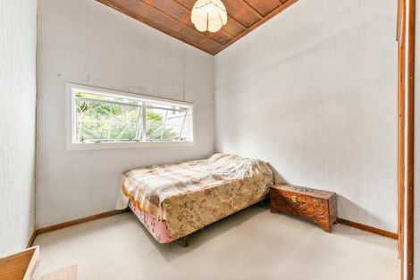 Photo of property in 2 Kay Road, Swanson, Auckland, 0614