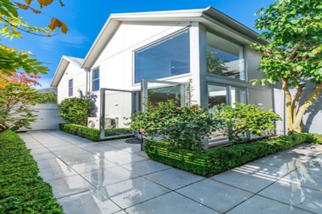 Photo of property in 4/1010 Colombo Street, St Albans, Christchurch, 8014