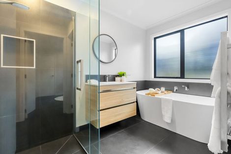 Photo of property in 33 Ngaru Crescent, Wharewaka, Taupo, 3330