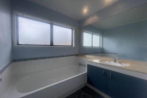 Photo of property in 1/4 Crescent Hills Court, Northpark, Auckland, 2013