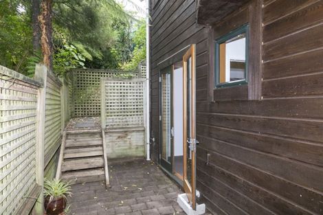 Photo of property in 31c Patanga Crescent, Thorndon, Wellington, 6011