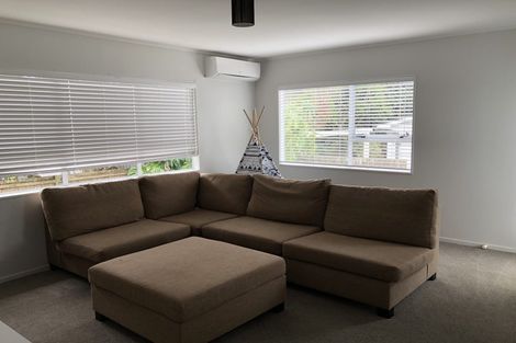 Photo of property in 2/30 Norwood Road, Bayswater, Auckland, 0622