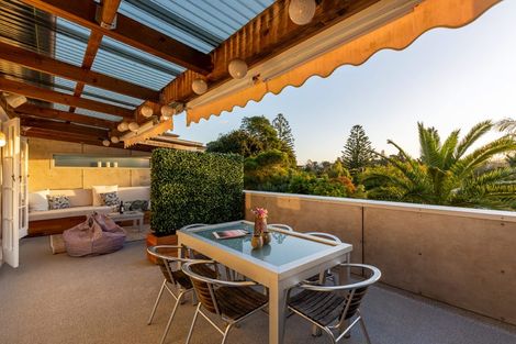 Photo of property in 2/22 Roseberry Avenue, Birkenhead, Auckland, 0626