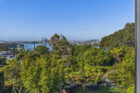 Photo of property in 22 Bridge View Road, Birkenhead, Auckland, 0626