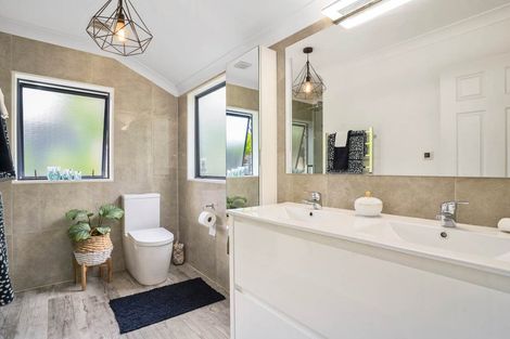 Photo of property in 9 Wynona Close, Albany, Auckland, 0632