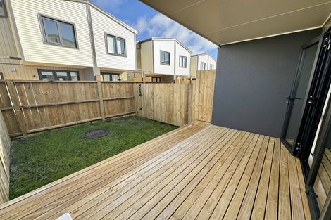 Photo of property in 35 Te Puketoka Lane, Mangere, Auckland, 2022