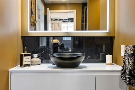 Photo of property in 60 Burnside Crescent, Burnside, Christchurch, 8053