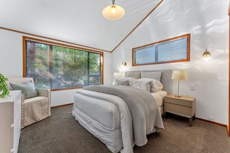 Photo of property in 5 Totara Grove, Hillcrest, Auckland, 0627