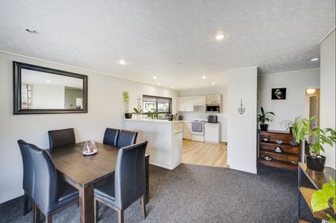 Photo of property in 213 Taradale Road, Pirimai, Napier, 4112