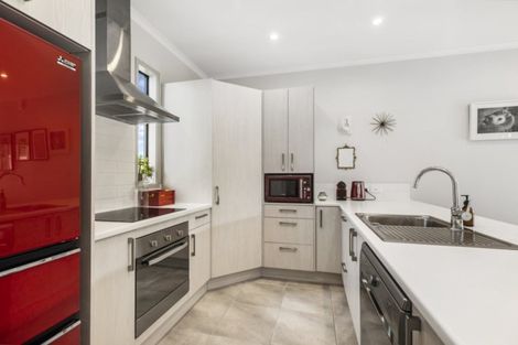 Photo of property in 10 Pheasant Lane, Hobsonville, Auckland, 0616