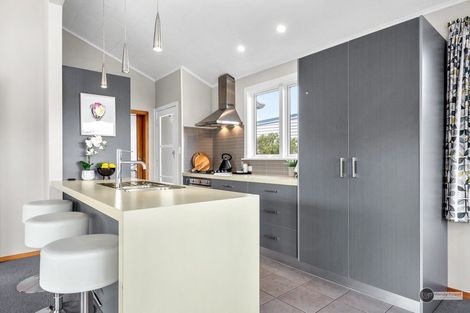 Photo of property in 8 Peach Tree Grove, Maungaraki, Lower Hutt, 5010