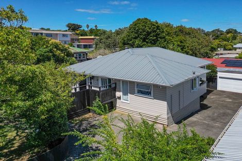 Photo of property in 1/84 West Coast Road, Glen Eden, Auckland, 0602