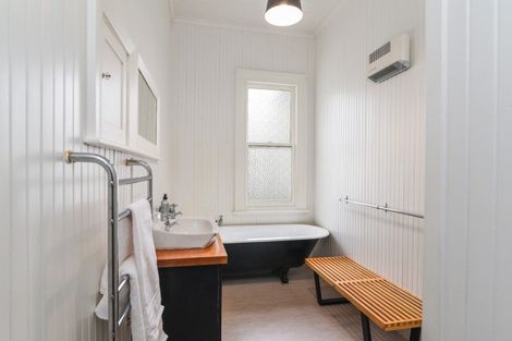 Photo of property in 30 Hobson Street, Saint Clair, Dunedin, 9012