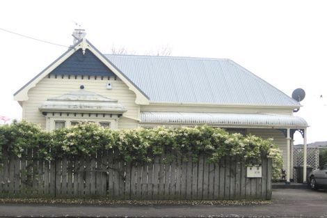 Photo of property in 284 Devon Street West, New Plymouth, 4310