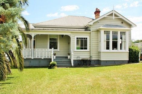 Photo of property in 35 Roberton Road, Avondale, Auckland, 1026