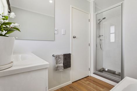 Photo of property in 281 Shakespeare Street, Leamington, Cambridge, 3432