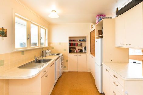 Photo of property in 43 Sutherland Crescent, Westbrook, Palmerston North, 4412