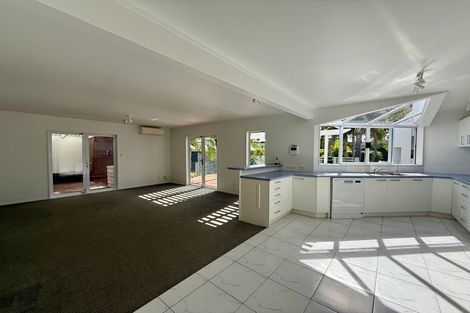 Photo of property in 2b Braemar Road, Castor Bay, Auckland, 0620