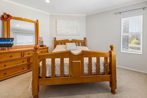 Photo of property in 39 Stranraer Crescent, Wattle Downs, Auckland, 2103